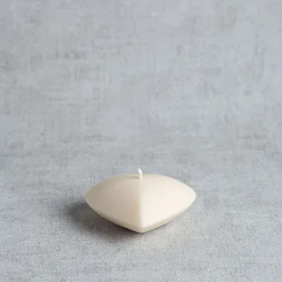 Bougie naturelle artisanale en forme de cœur, fabriquée à la main en cire végétale de colza
