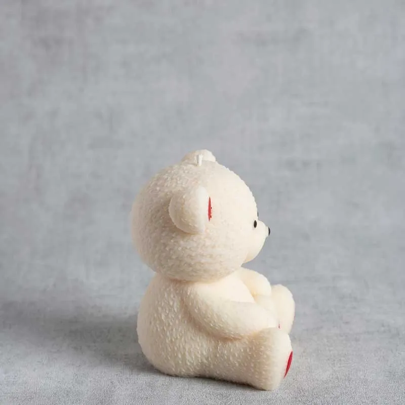Bougie décorative ourson Thérine en cire végétale de colza, fabrication artisanale inclusive
