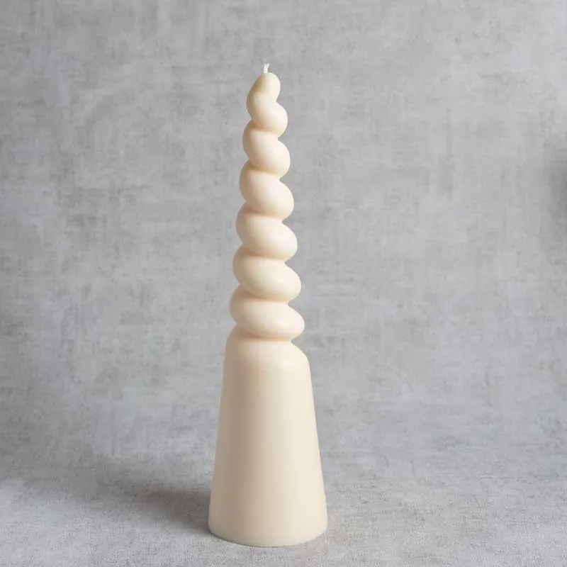 Bougie licorne Liselle en cire végétale de colza, bougie artisanale sculpturale